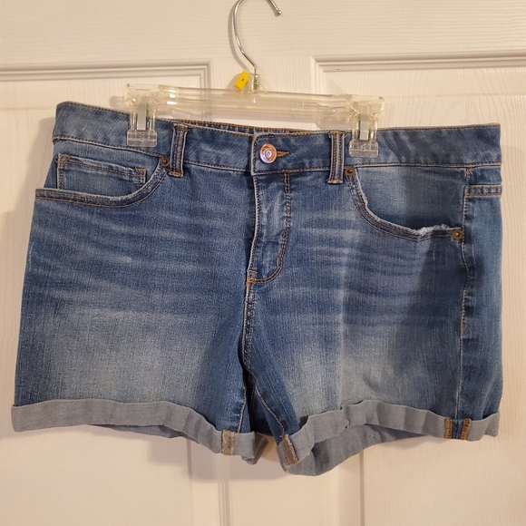 Jean shorts - Picture 1 of 8